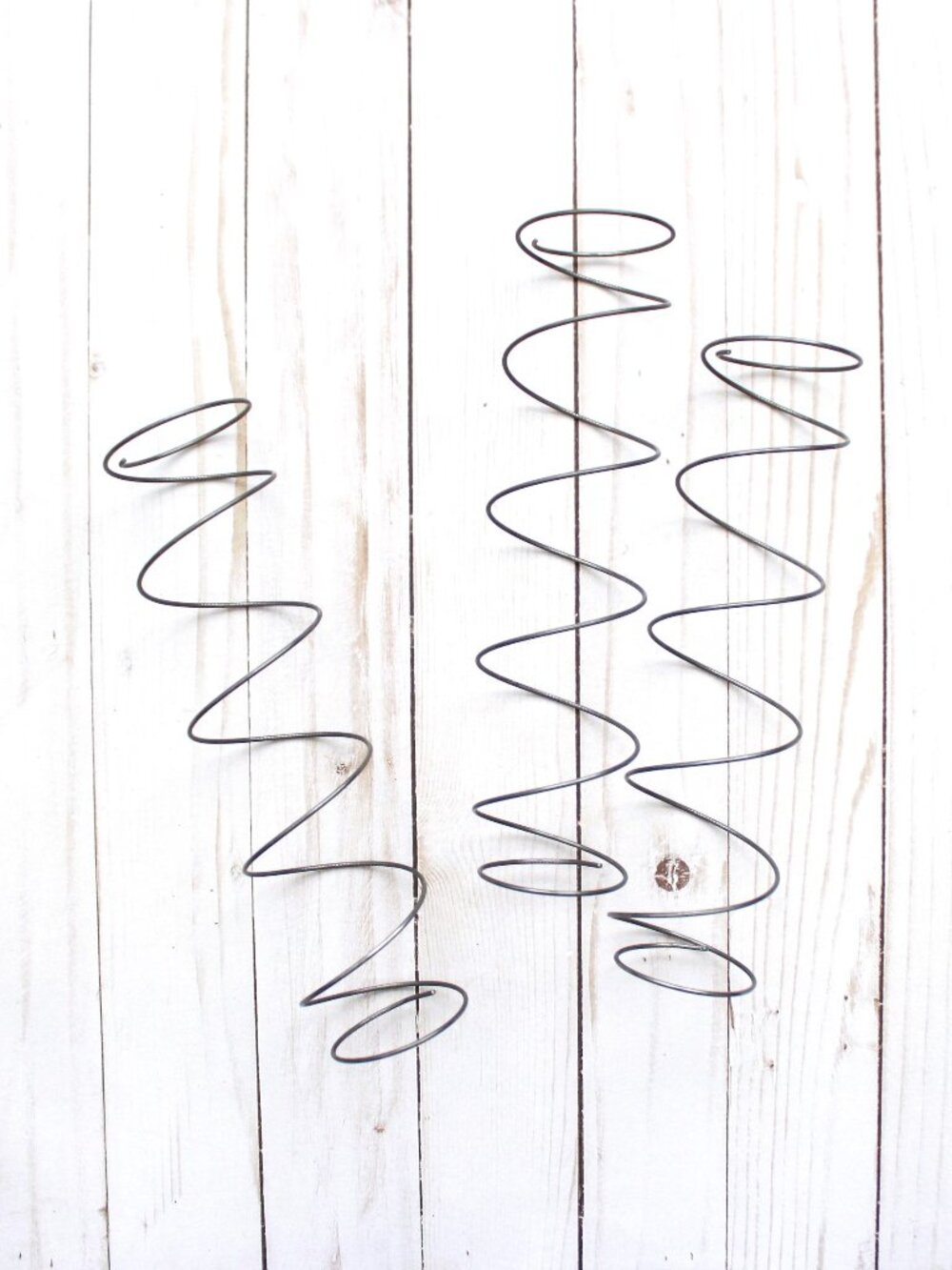Salvaged Metal Bed Springs (24) 9 inch Upcycle Arts Crafts Steampunk Brutualist - Picture 3 of 7